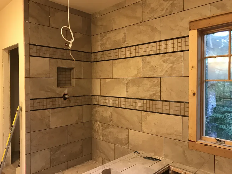 Horizontal striping tile pattern for a new shower