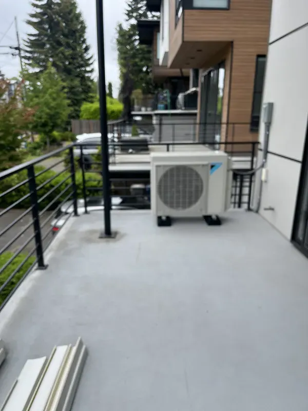 Porch mini split in townhouse new installation